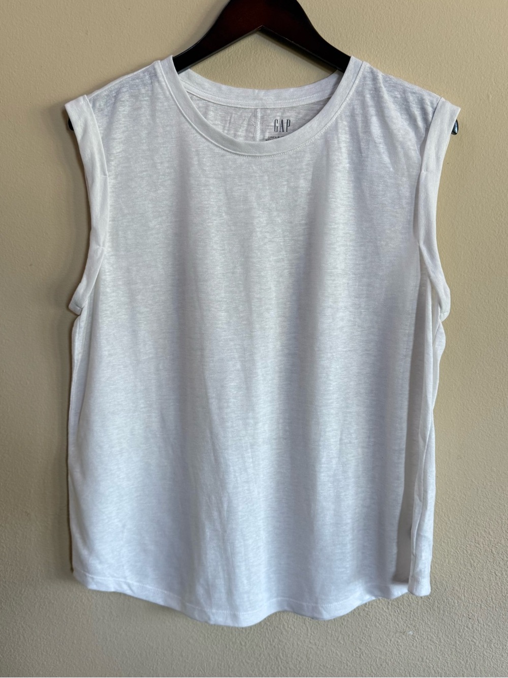 GAP White Women's Sleeveless Tank Top